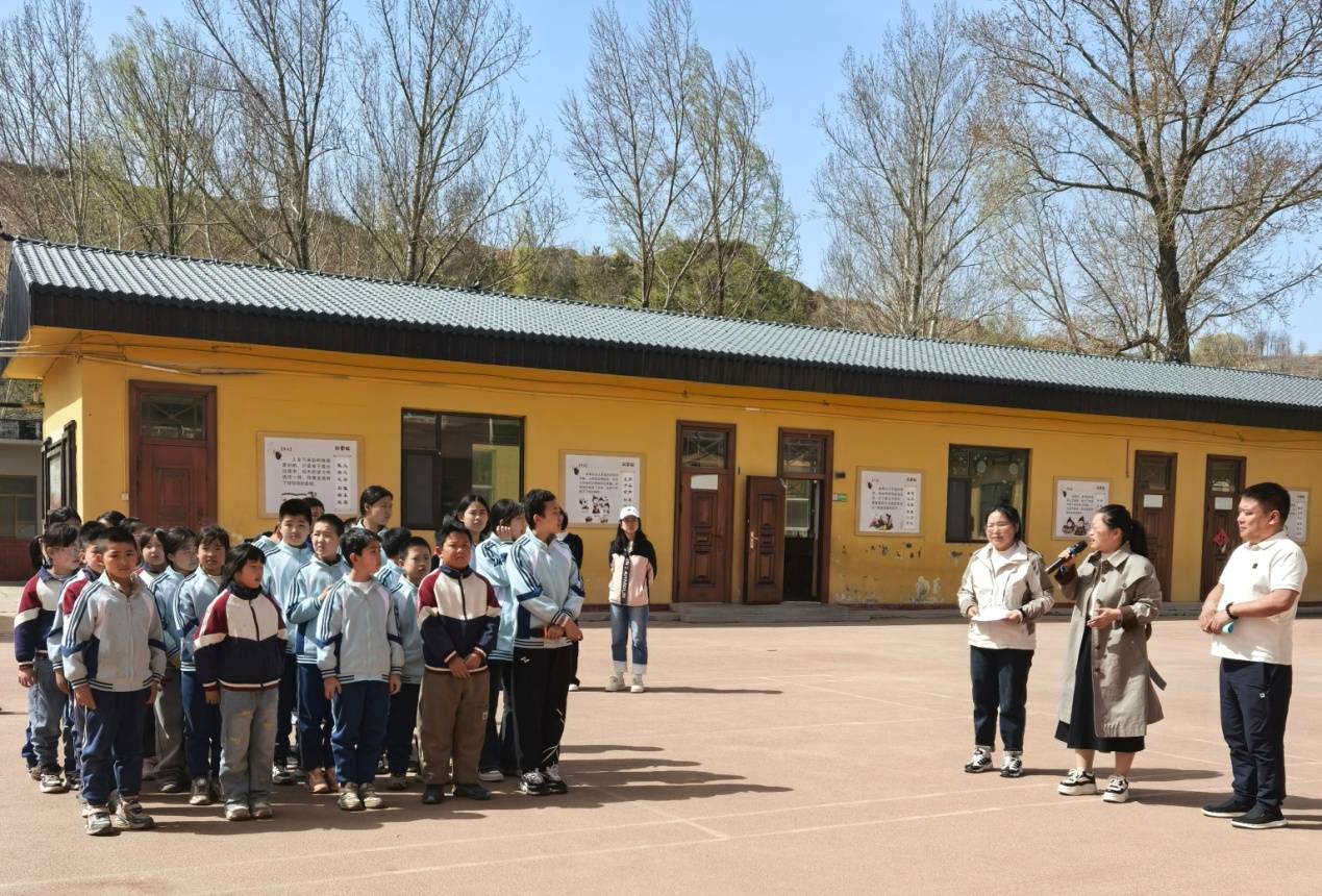 小床大爱，筑梦未来