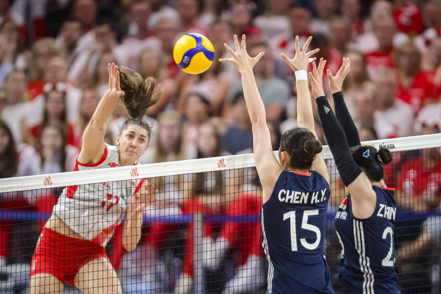 世界联赛总决赛惜败波兰无缘四强，年轻的中国女排在成长路上“交学费”