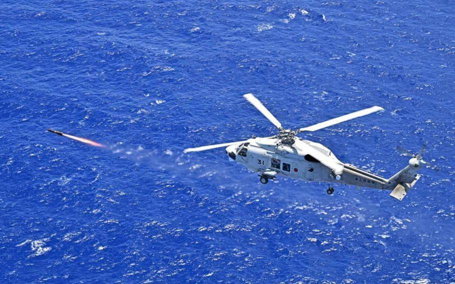 菲律宾海军精锐尽出，在黄岩岛附近直接开火，不料下一幕彻底破防