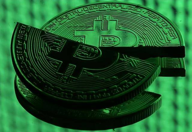 离谱!韩国交易所误发400亿比特币,币圈一度崩盘,监管连夜出手